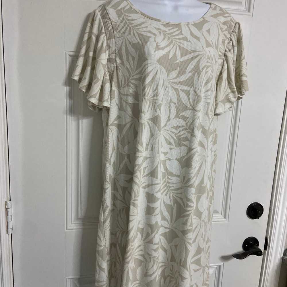 U- Beige Ribbed Floral Knit Flared Sleeve T-shirt… - image 2