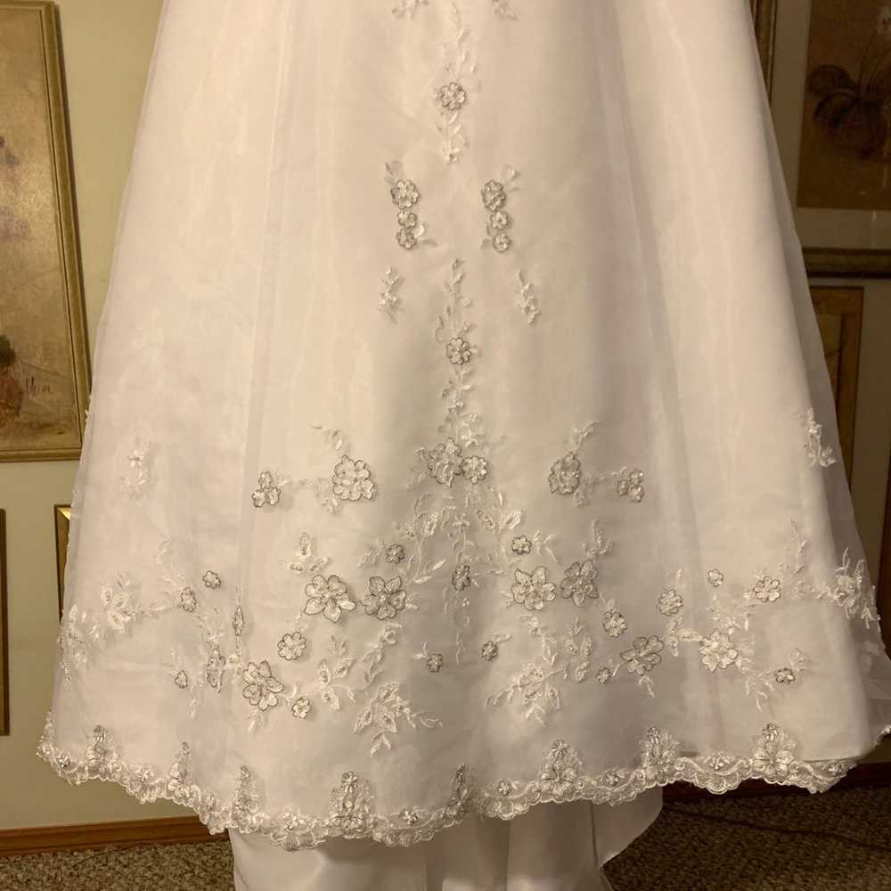 David’s Bridal white beaded lace strapless weddin… - image 3