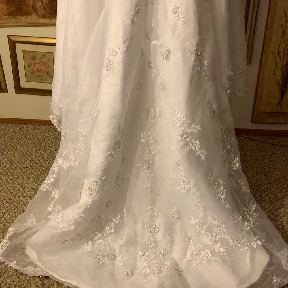 David’s Bridal white beaded lace strapless weddin… - image 6