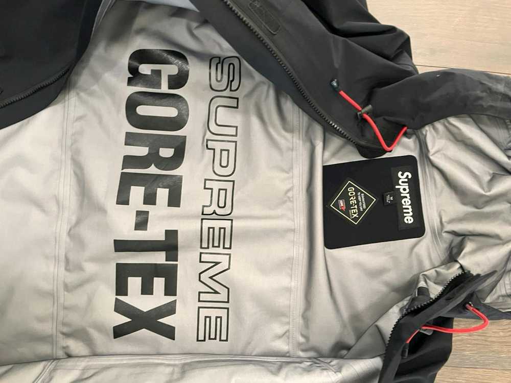 Goretex × Supreme SUPREME X GORE-TEX Taped Seam S… - image 2