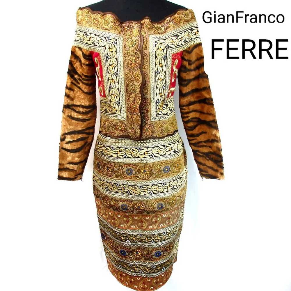 Gorgeously Stunning Rare Vintage Gianfranco Ferre Emb Gem