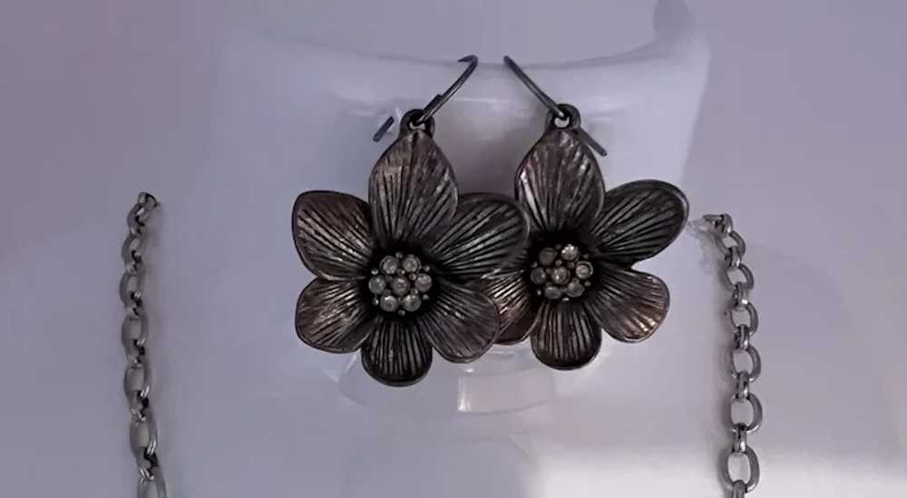 Vintage Fossil Silvertone Rhinestone Daisy Flower… - image 4