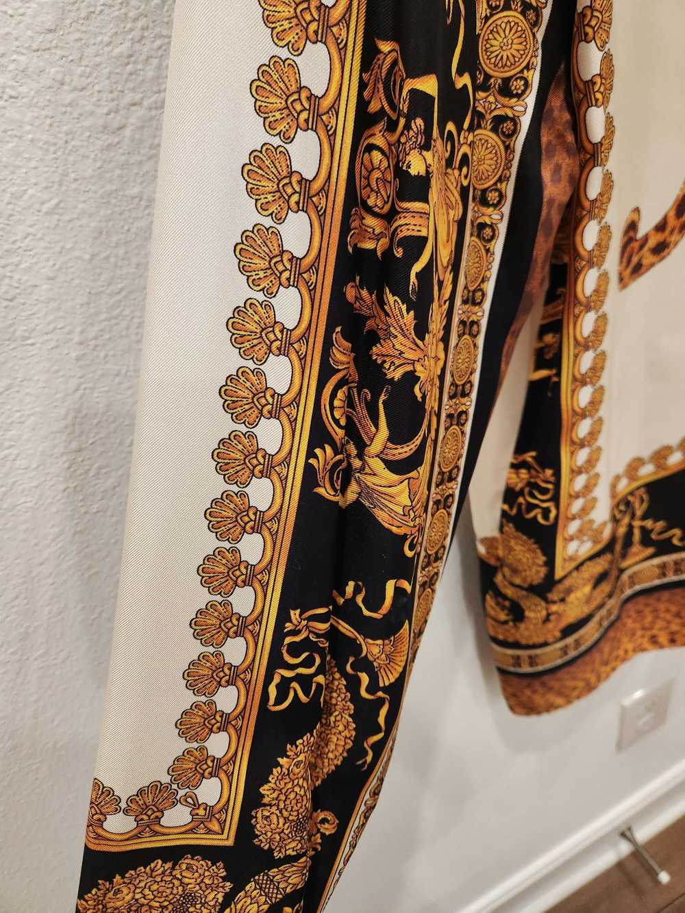 Versace Signature Wild Leopard print Barocco silk… - image 6