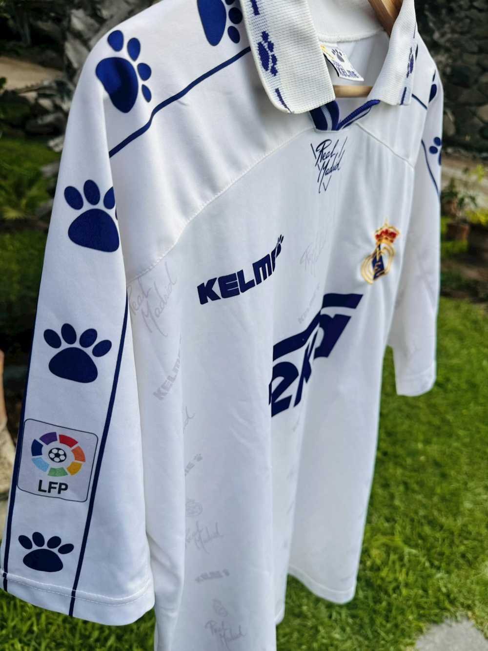 Real Madrid × Soccer Jersey × Vintage 1996 Real M… - image 3