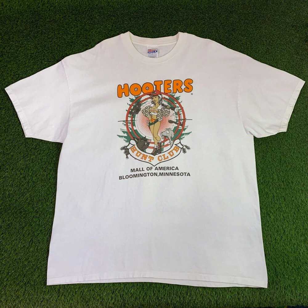 Vintage Vintage 90s Hooters Hunt Club Rare T Shir… - image 2