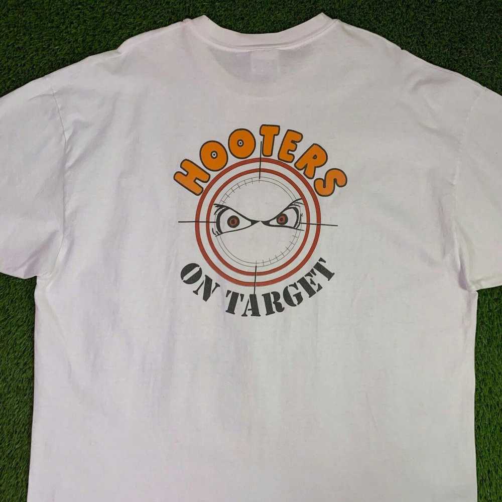 Vintage Vintage 90s Hooters Hunt Club Rare T Shir… - image 4