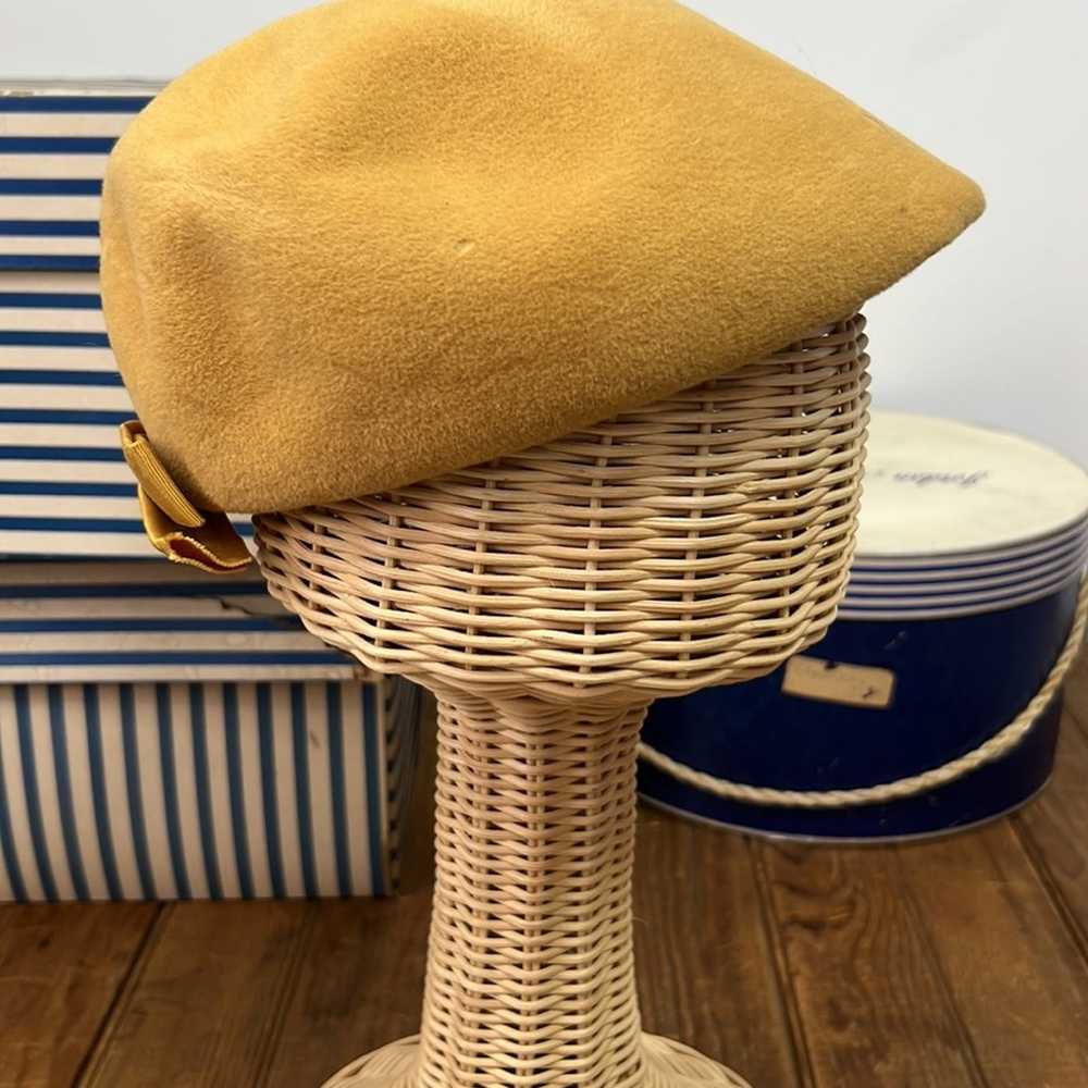 Vintage 1940s gold wool hat halo style hat back b… - image 1