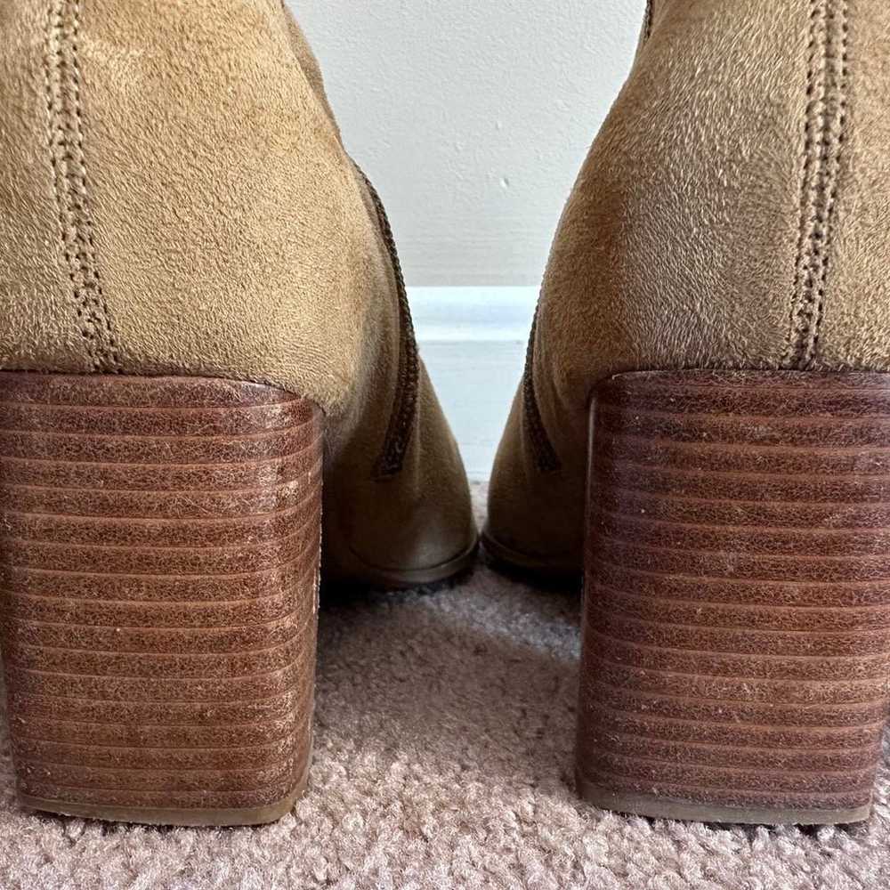 Women’s Vintage 90s Candie’s Tan Faux Suede Knee … - image 10