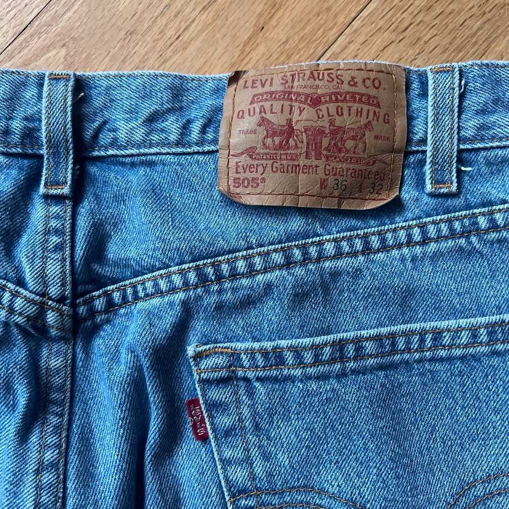 Vintage 2001 Levi's 505 Jeans Light Wash Blue Ess… - image 3