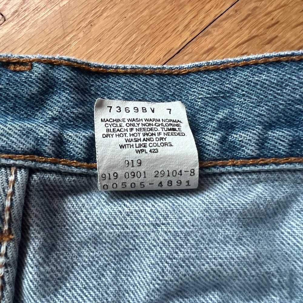 Vintage 2001 Levi's 505 Jeans Light Wash Blue Ess… - image 6