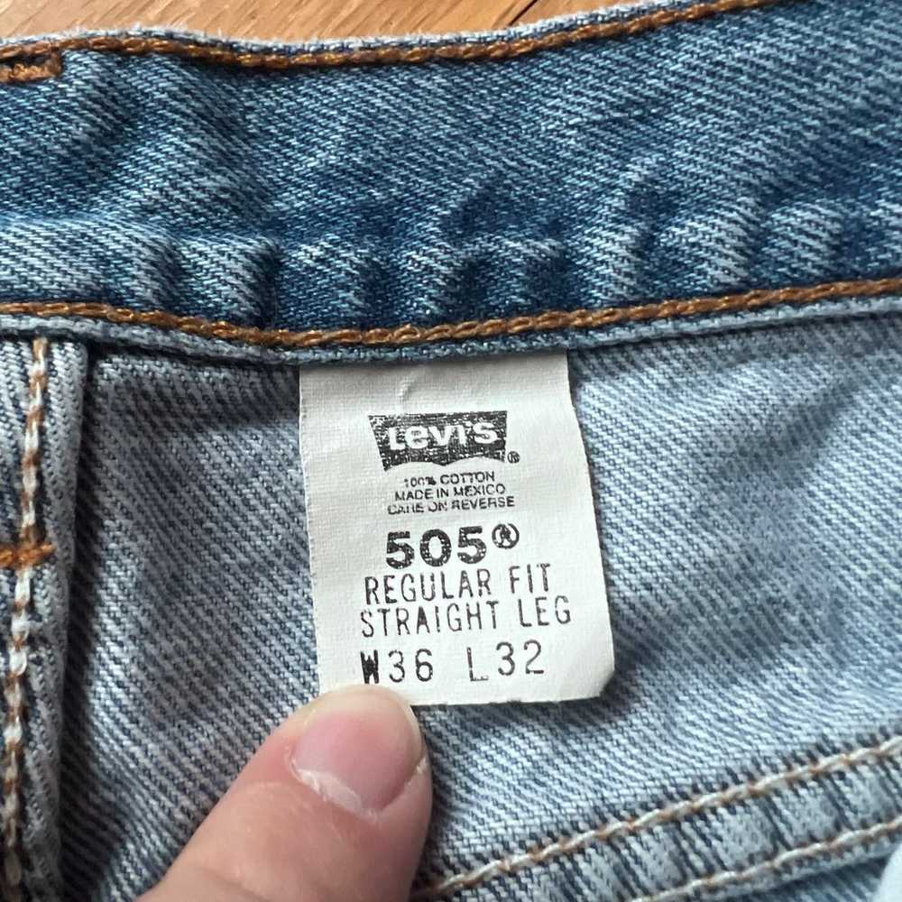 Vintage 2001 Levi's 505 Jeans Light Wash Blue Ess… - image 7