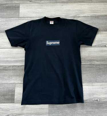 New York Yankees × Supreme Supreme Yankees Box Logo T… - Gem