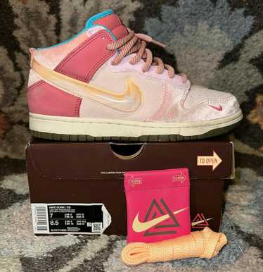 Nike Nike x Social Status Strawberry Milk Dunk Mi… - image 1