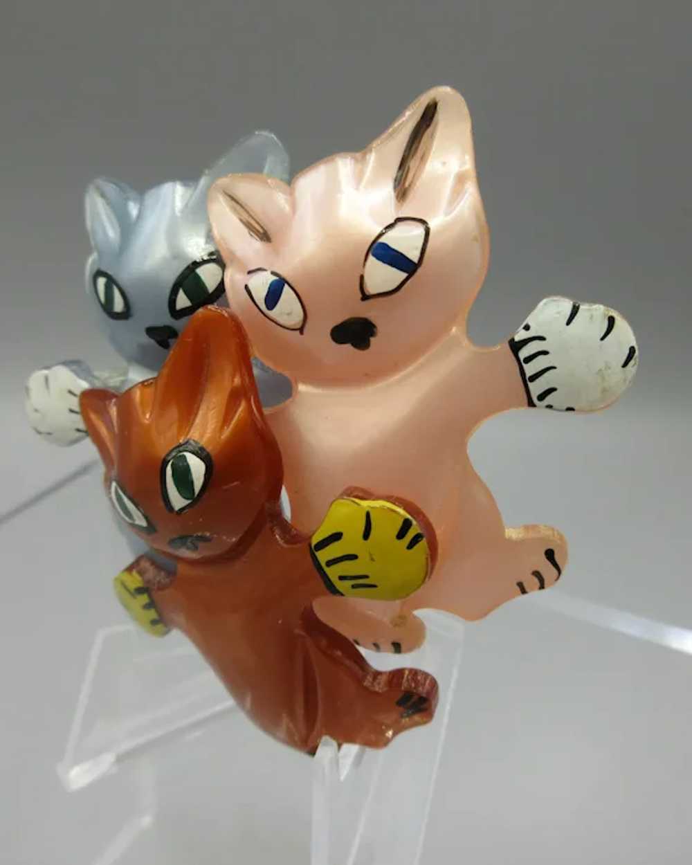 Figural Three Little Kittens Early Plastic Pin - image 3