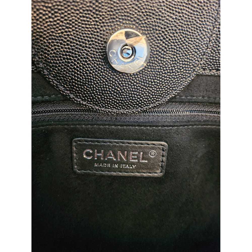 Chanel Deauville Chain leather tote - image 7