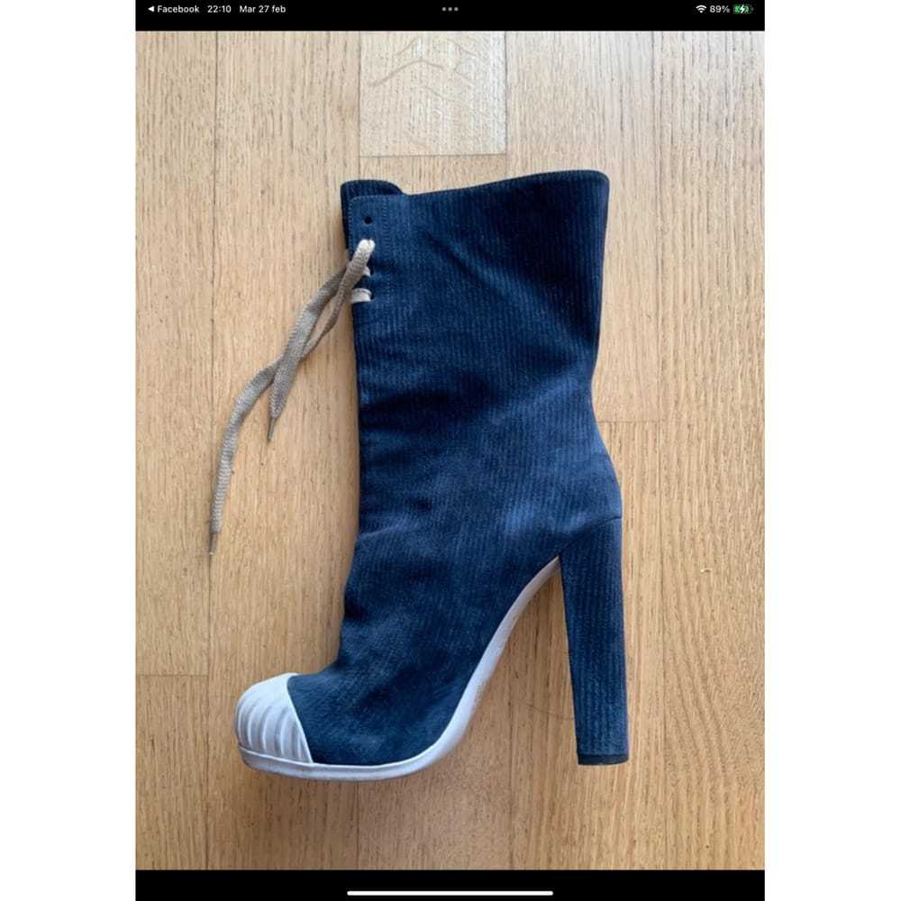 Fendi Velvet boots - image 5