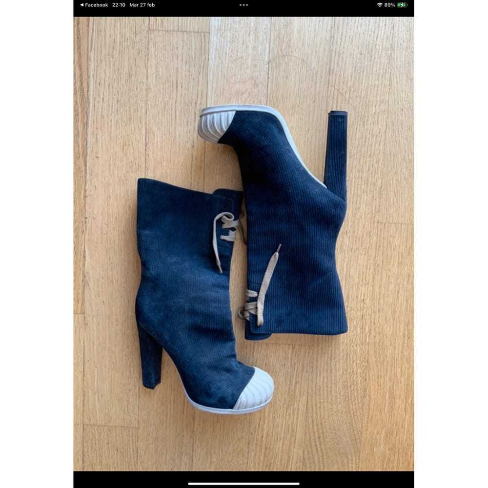 Fendi Velvet boots - image 7
