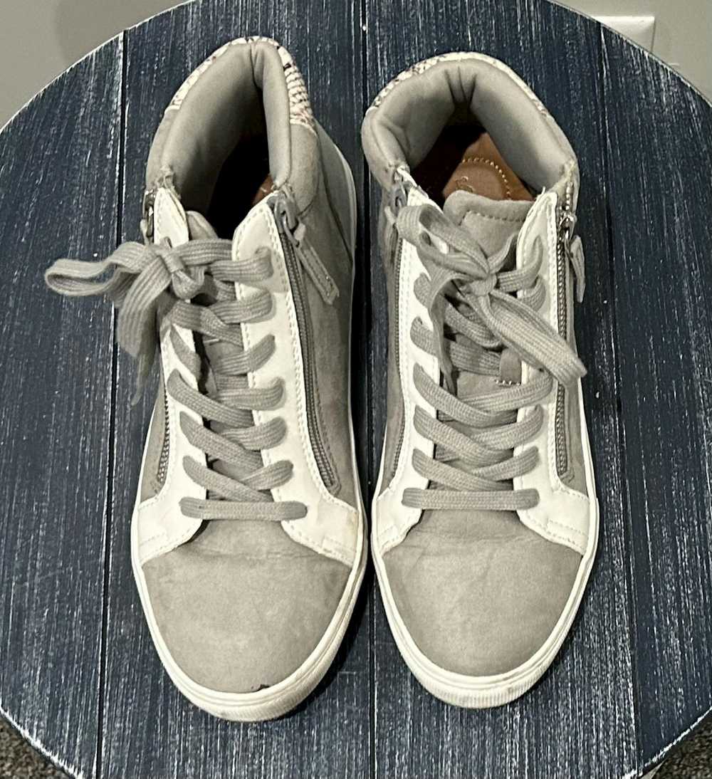 Other Universal Thread High Top Sneakers - image 3
