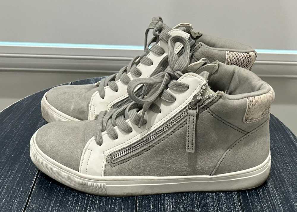 Other Universal Thread High Top Sneakers - image 4