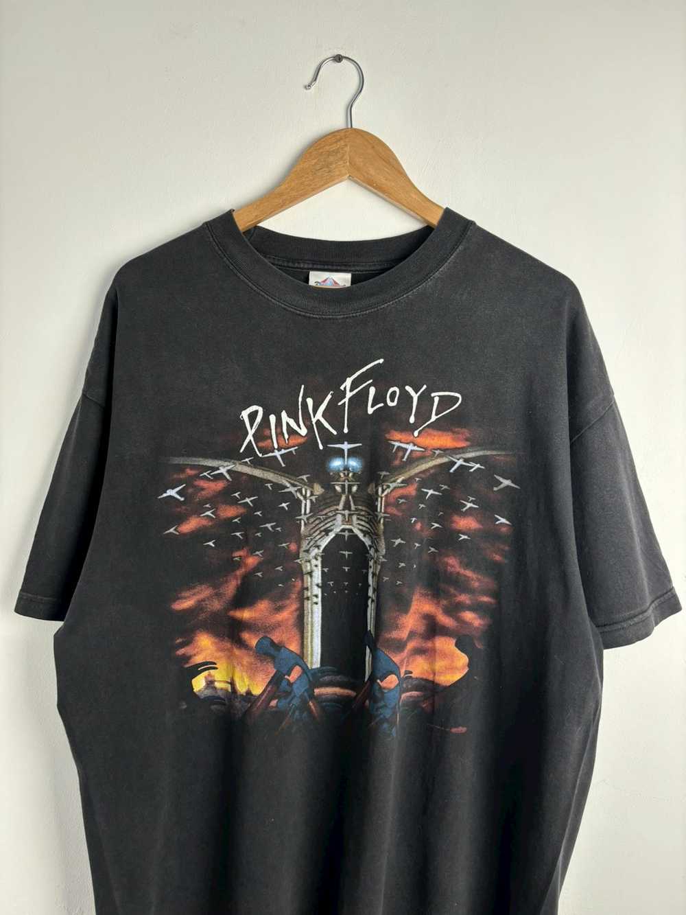 Band Tees × Pink Floyd Vintage 1997 Pink Floyd Wa… - image 3