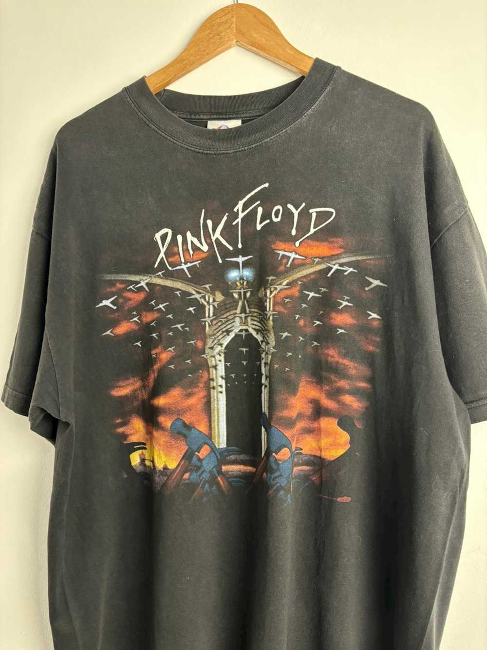 Band Tees × Pink Floyd Vintage 1997 Pink Floyd Wa… - image 8