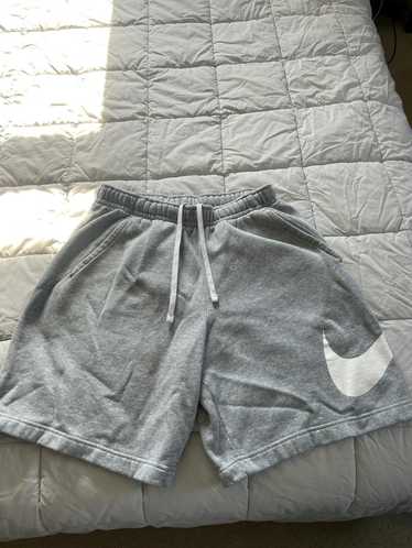 Nike Men’s Grey Nike Graphic Sportswear Shorts