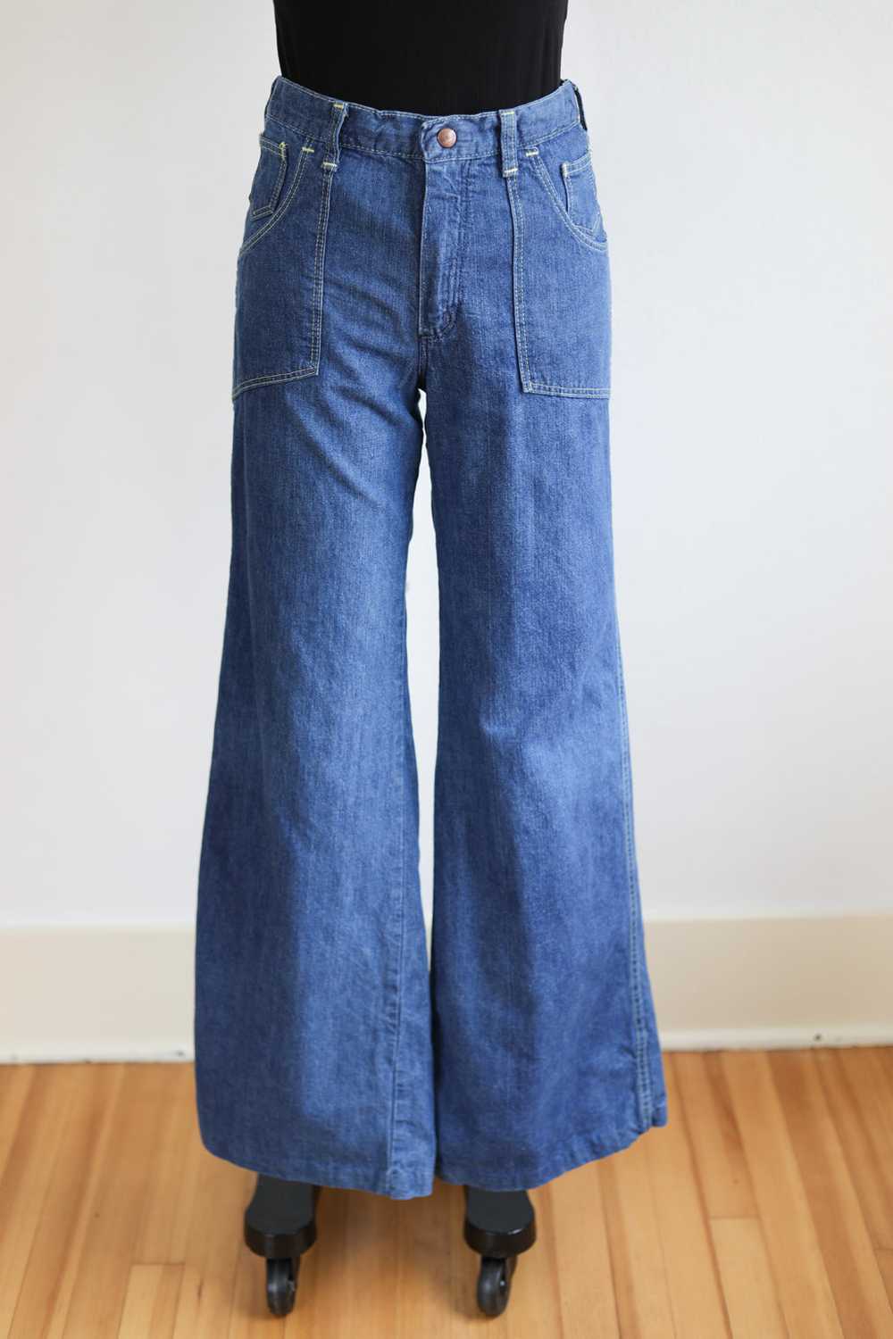 Vintage 1970s Medium Wash Denim Jeans - MAVERICK … - image 4