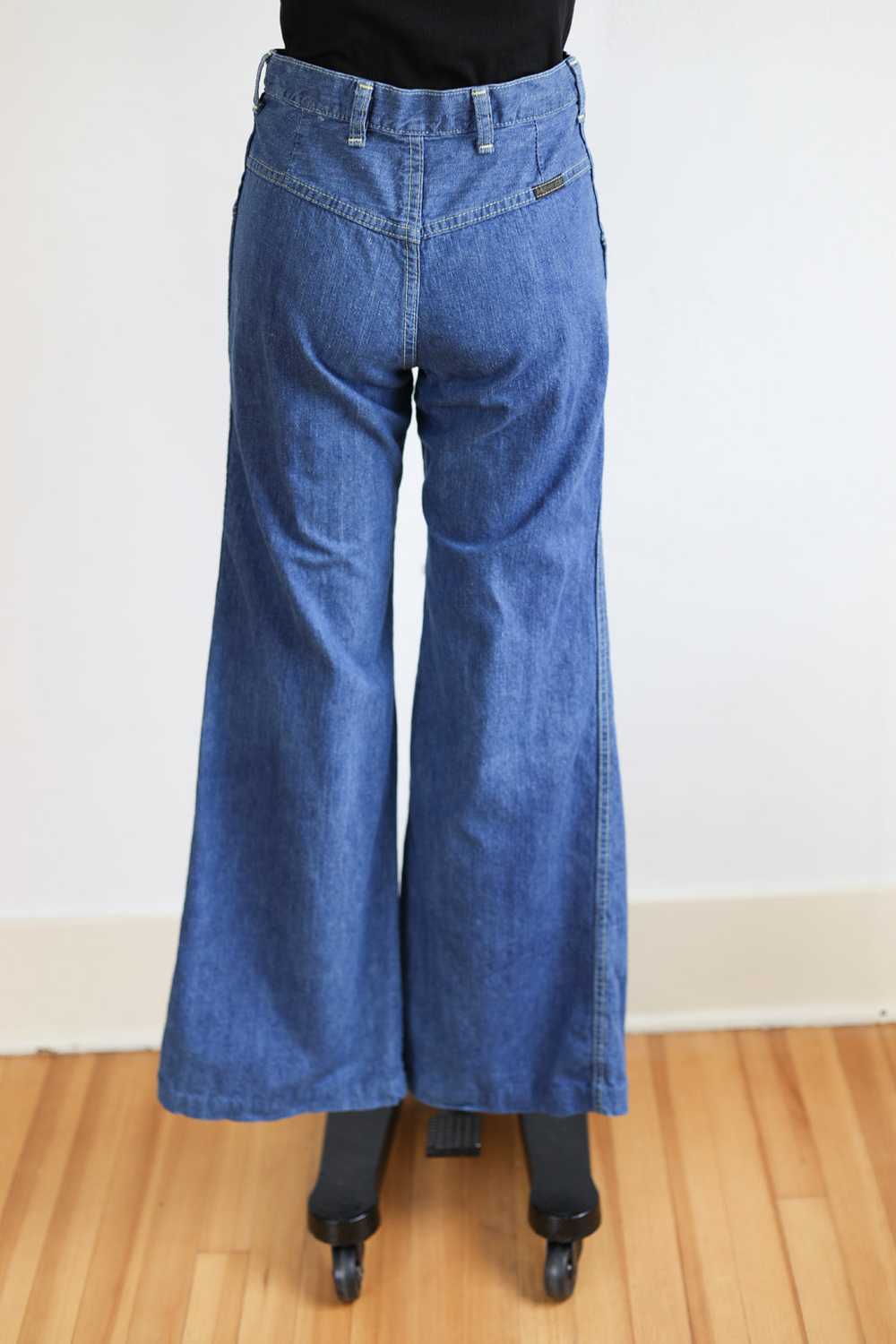 Vintage 1970s Medium Wash Denim Jeans - MAVERICK … - image 5