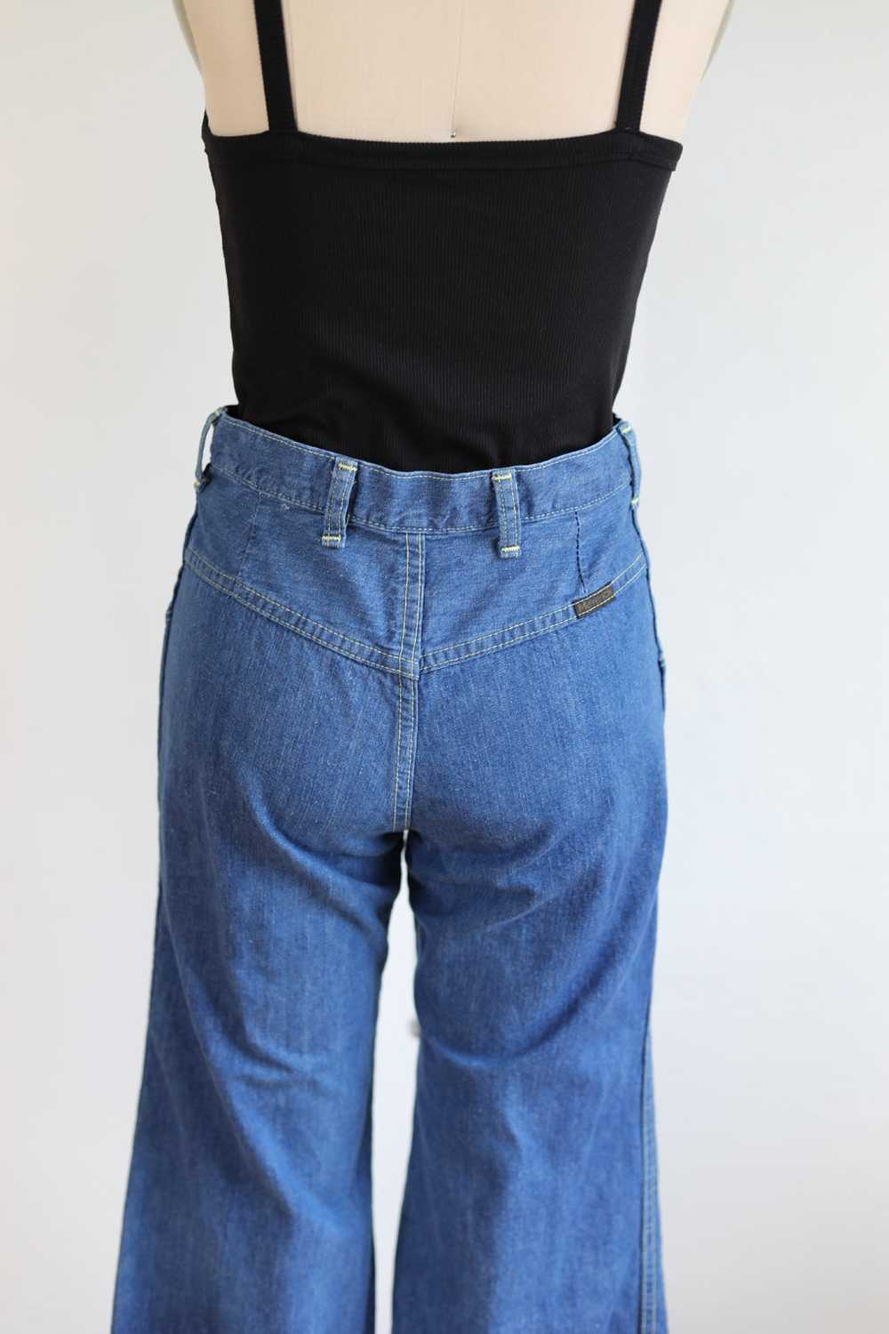 Vintage 1970s Medium Wash Denim Jeans - MAVERICK … - image 7