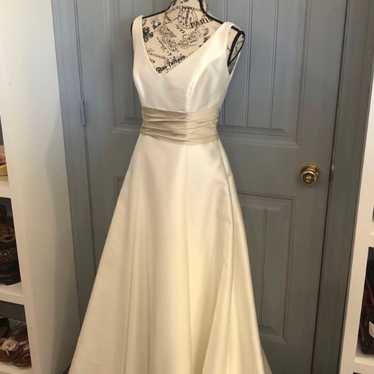 Casablanca Bridal Wedding dress, Ivory/beige V Fr… - image 1