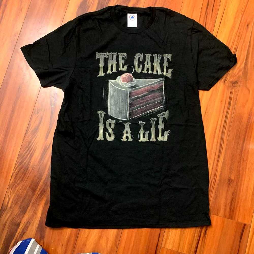 Gildan The Cake Is A Lie Graphic T Shirt (M) - image 1