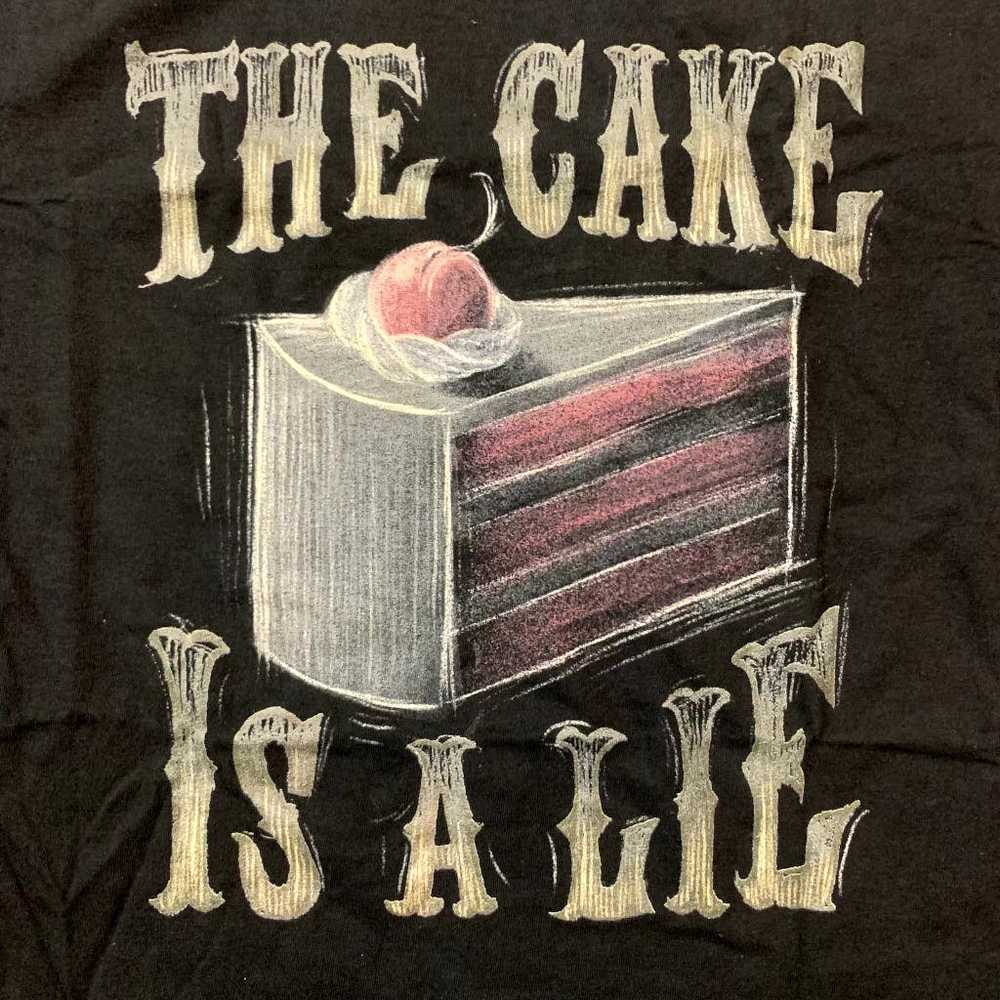 Gildan The Cake Is A Lie Graphic T Shirt (M) - image 2