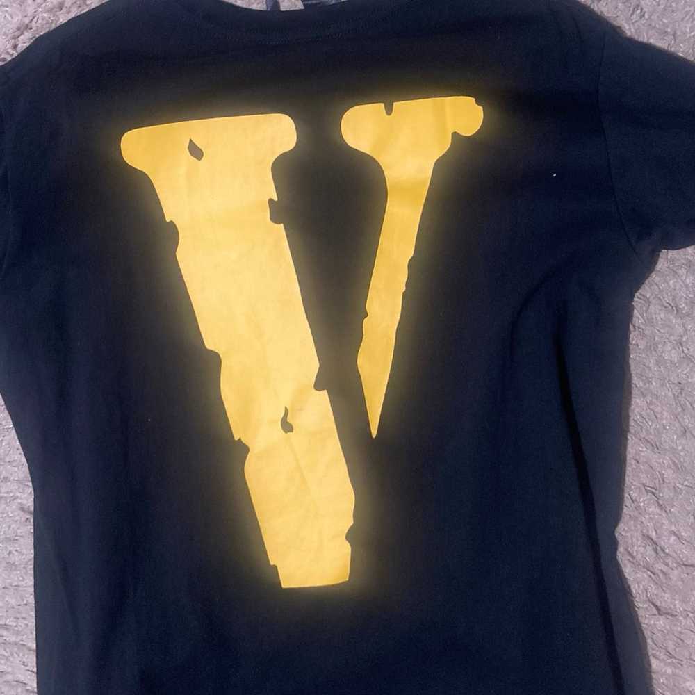 Smiley Vlone shirt - image 4