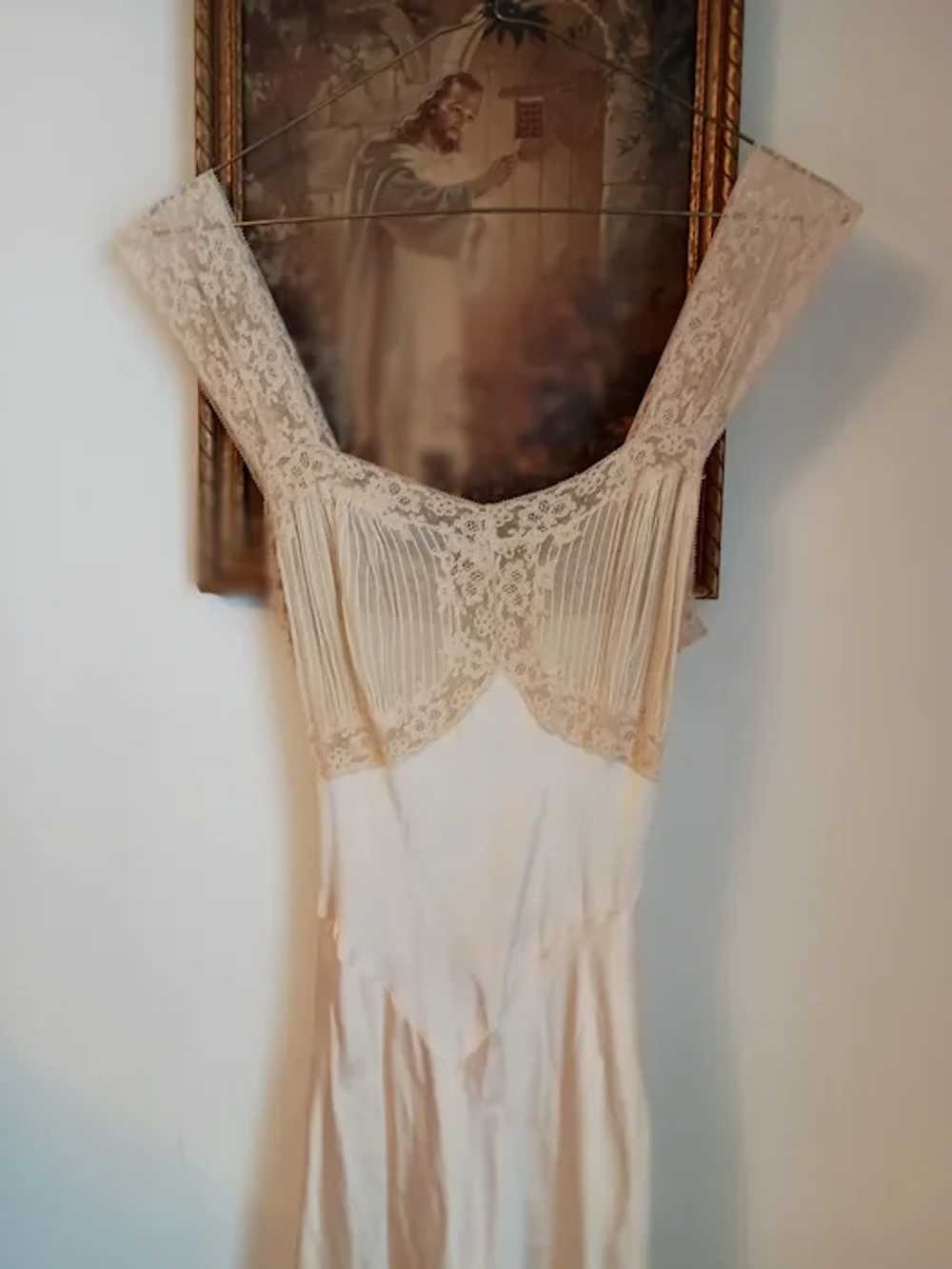 1930s or 40s Vintage Silk and Lace Nightgown Xs S… - image 2