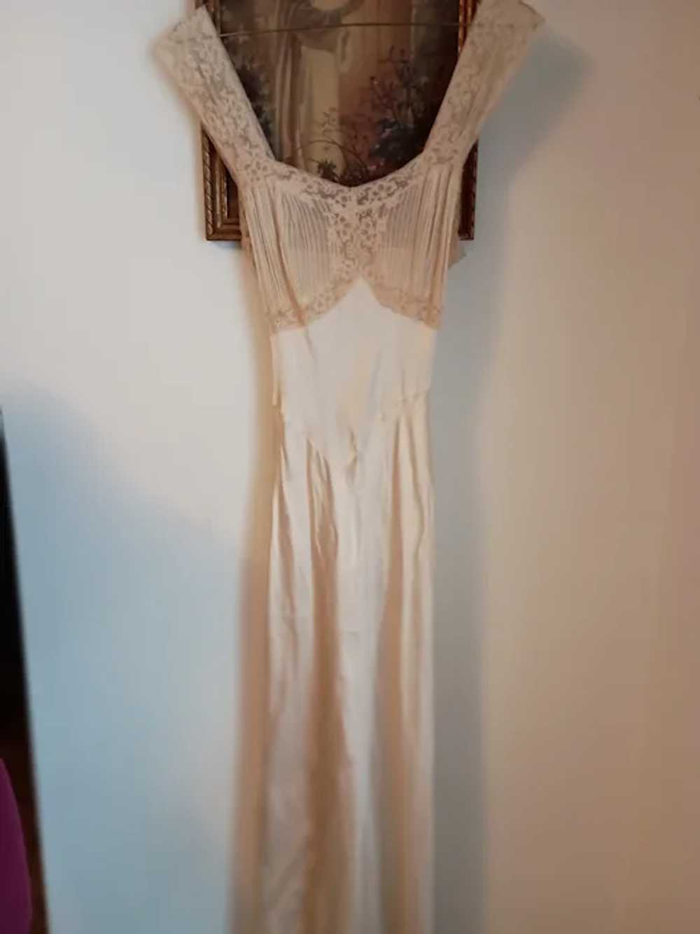 1930s or 40s Vintage Silk and Lace Nightgown Xs S… - image 3