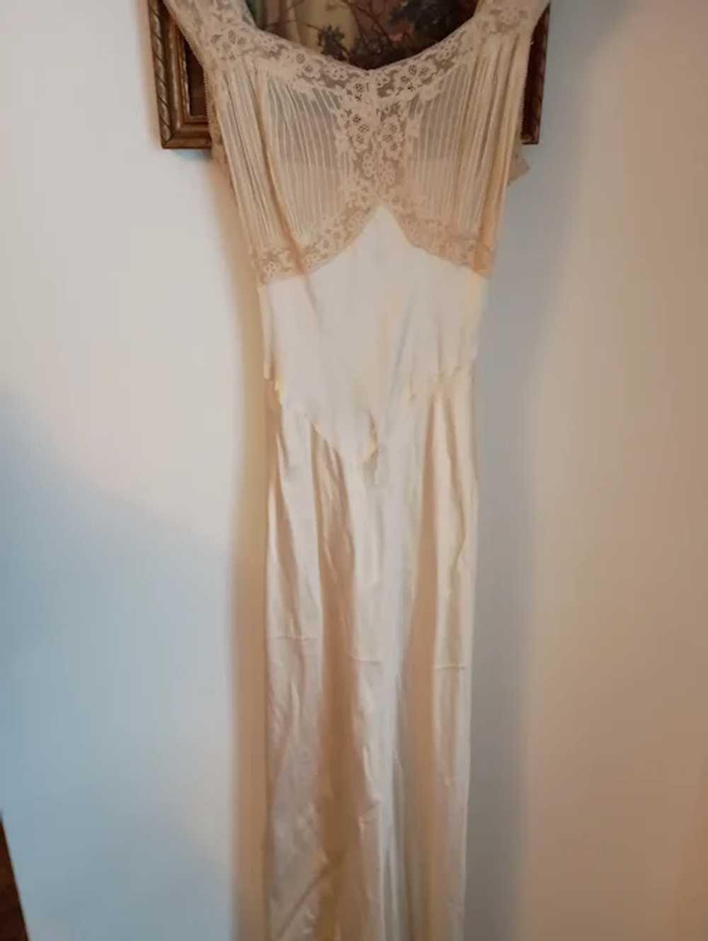 1930s or 40s Vintage Silk and Lace Nightgown Xs S… - image 4