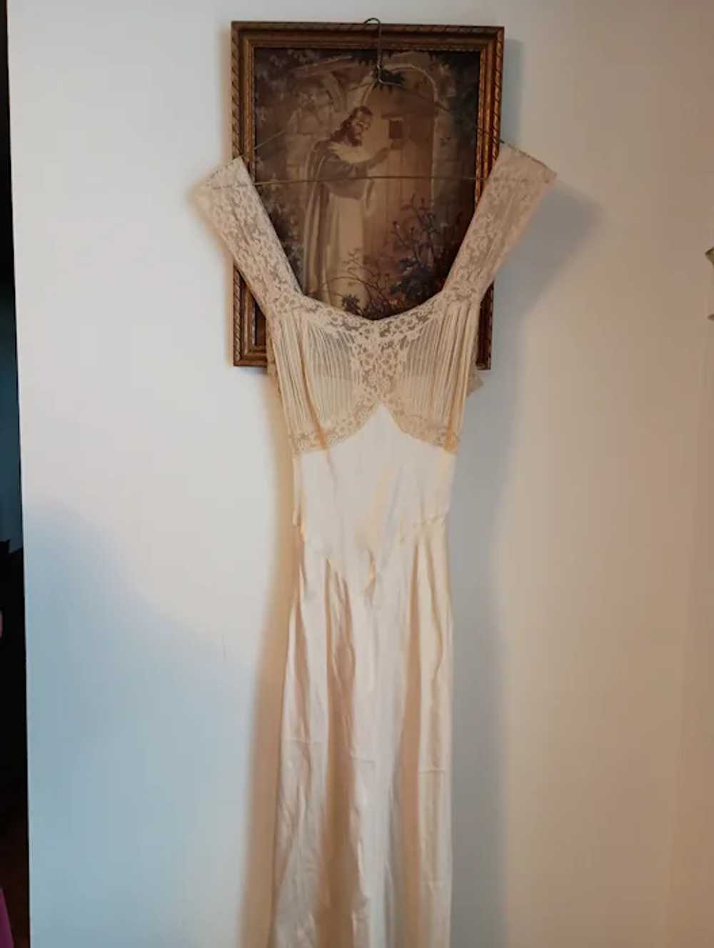 1930s or 40s Vintage Silk and Lace Nightgown Xs S… - image 5