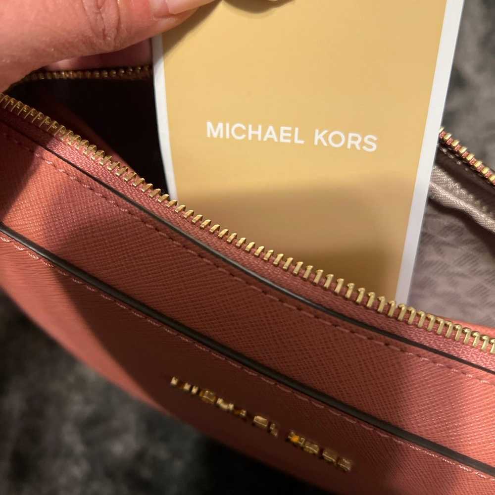 Michael Kors NWOT Jet set purse - image 6