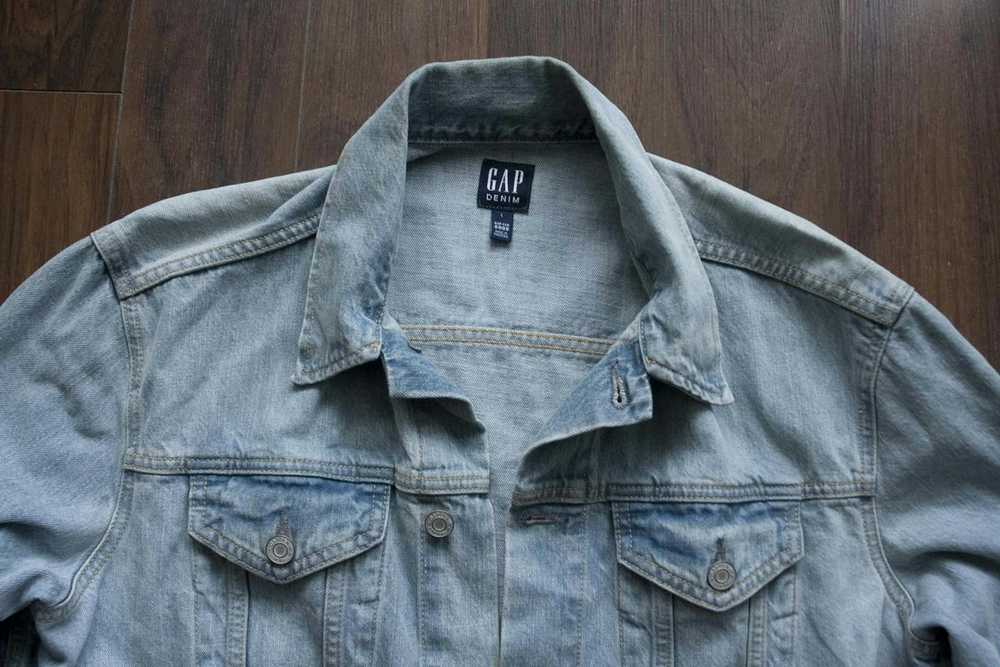 Gap × Streetwear Gap Denim Jacket Distressed Size… - image 2