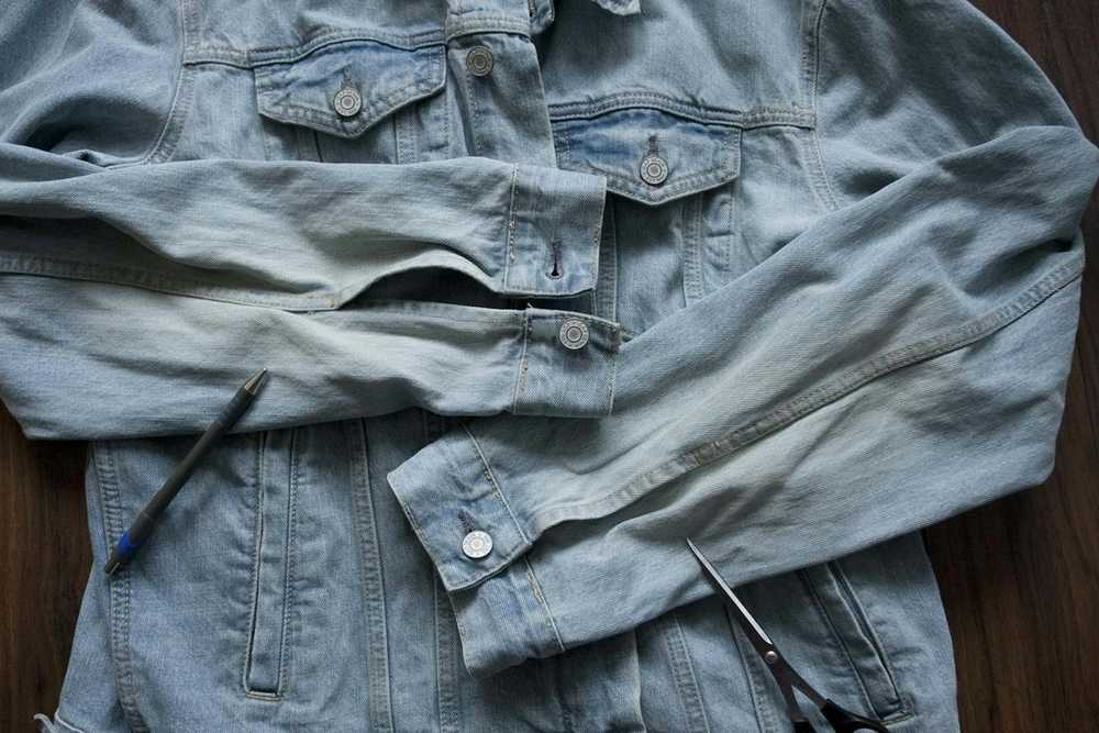 Gap × Streetwear Gap Denim Jacket Distressed Size… - image 4