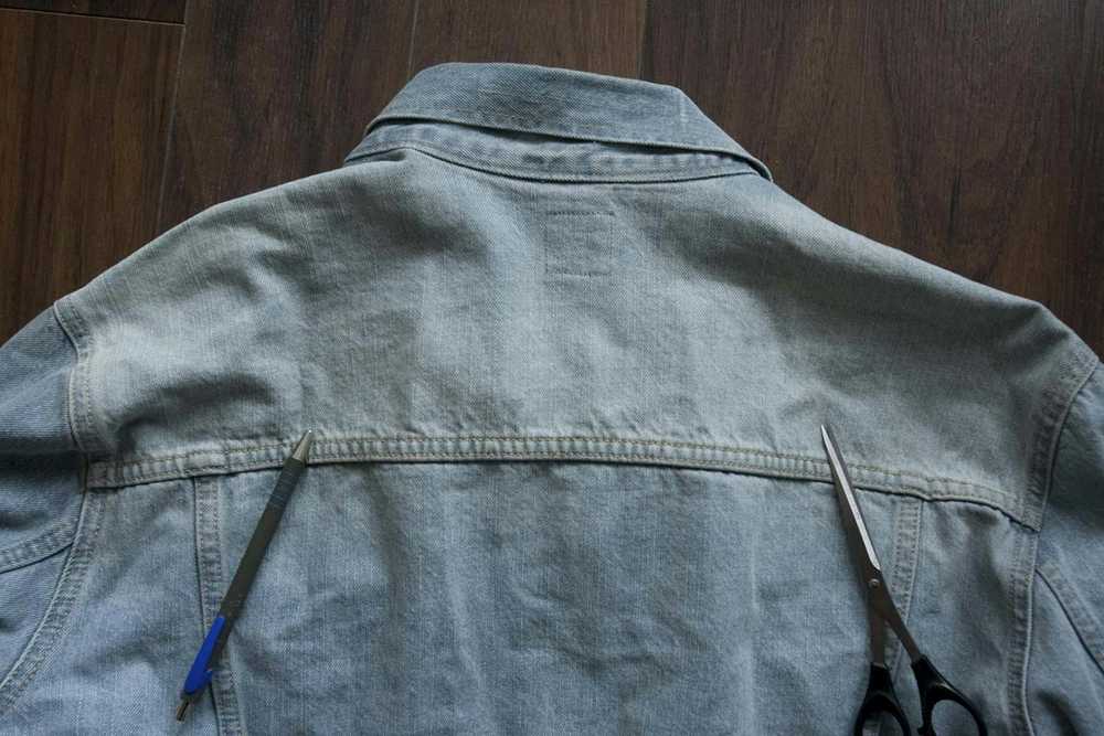 Gap × Streetwear Gap Denim Jacket Distressed Size… - image 6
