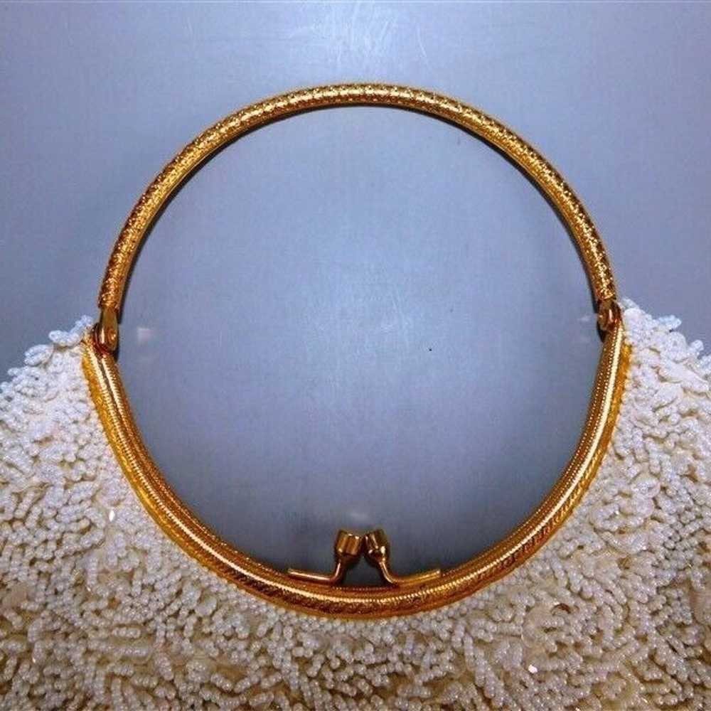 99/397 Vintage White Beaded Purse with Gold Toned… - image 4