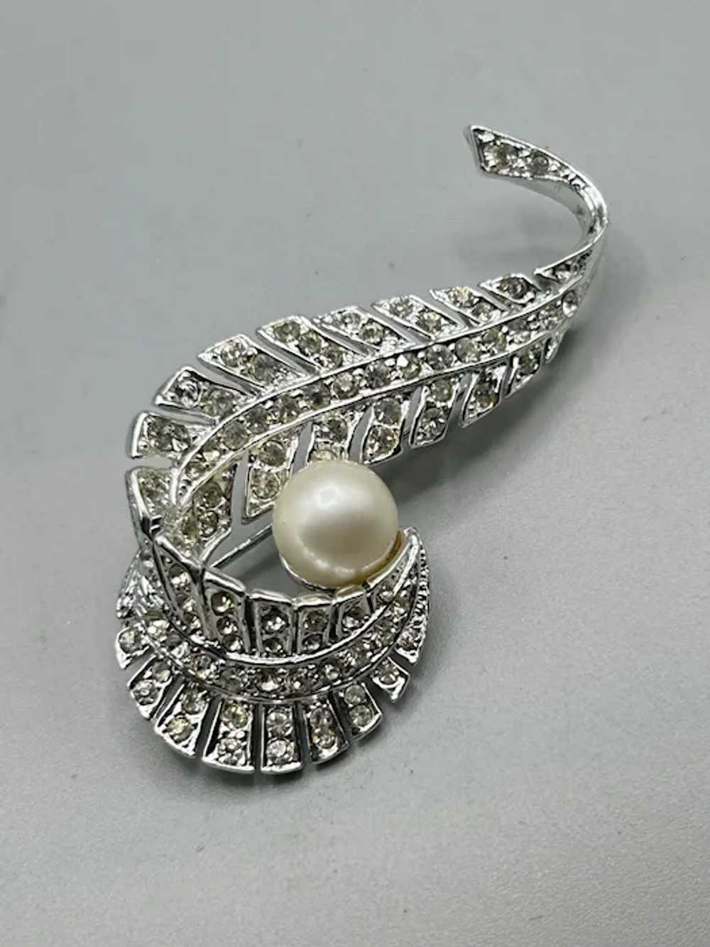 Vintage Feather with Pearl Pin Brooch Silver Tone… - image 2