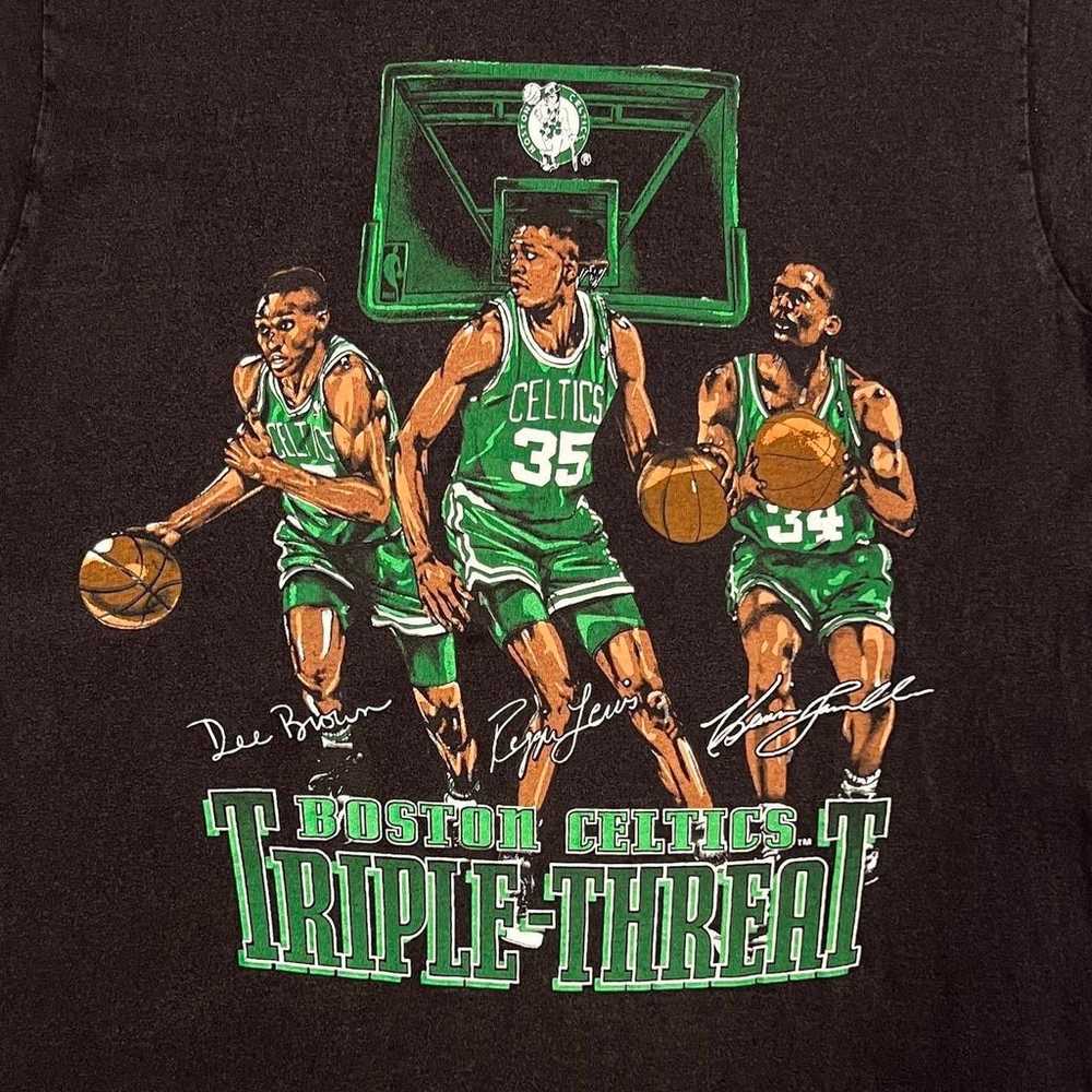 Vintage 90s Boston CELTICS T-Shirt - Nutmeg NBA T… - image 1