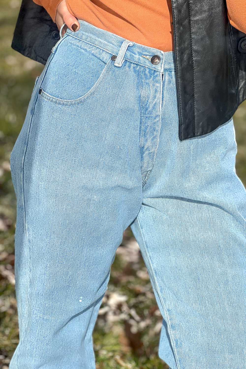 1990s Classic Light Wash Jeans / 32-31 - image 3