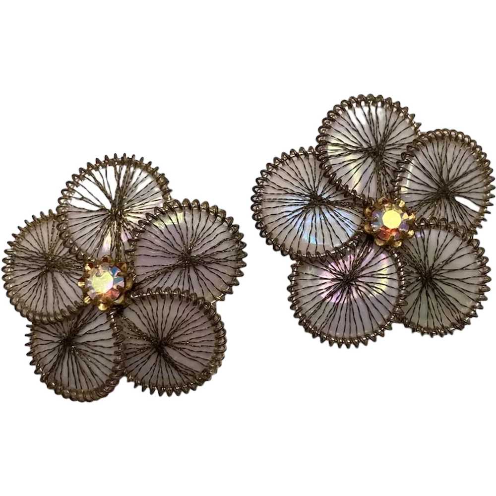 Vintage 1960’s Thread Wrapped Flower Clip On Earr… - image 1