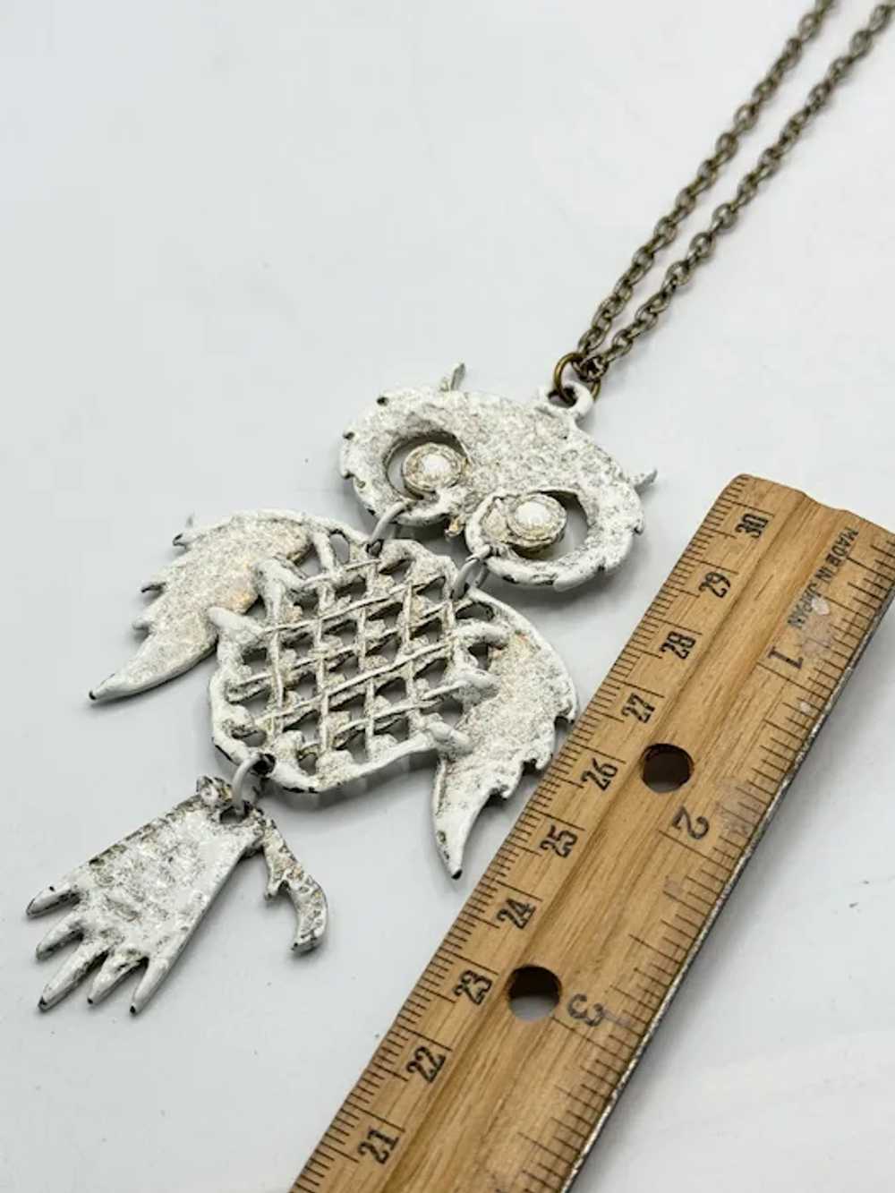 Vintage white enamel owl pendant necklace - image 4