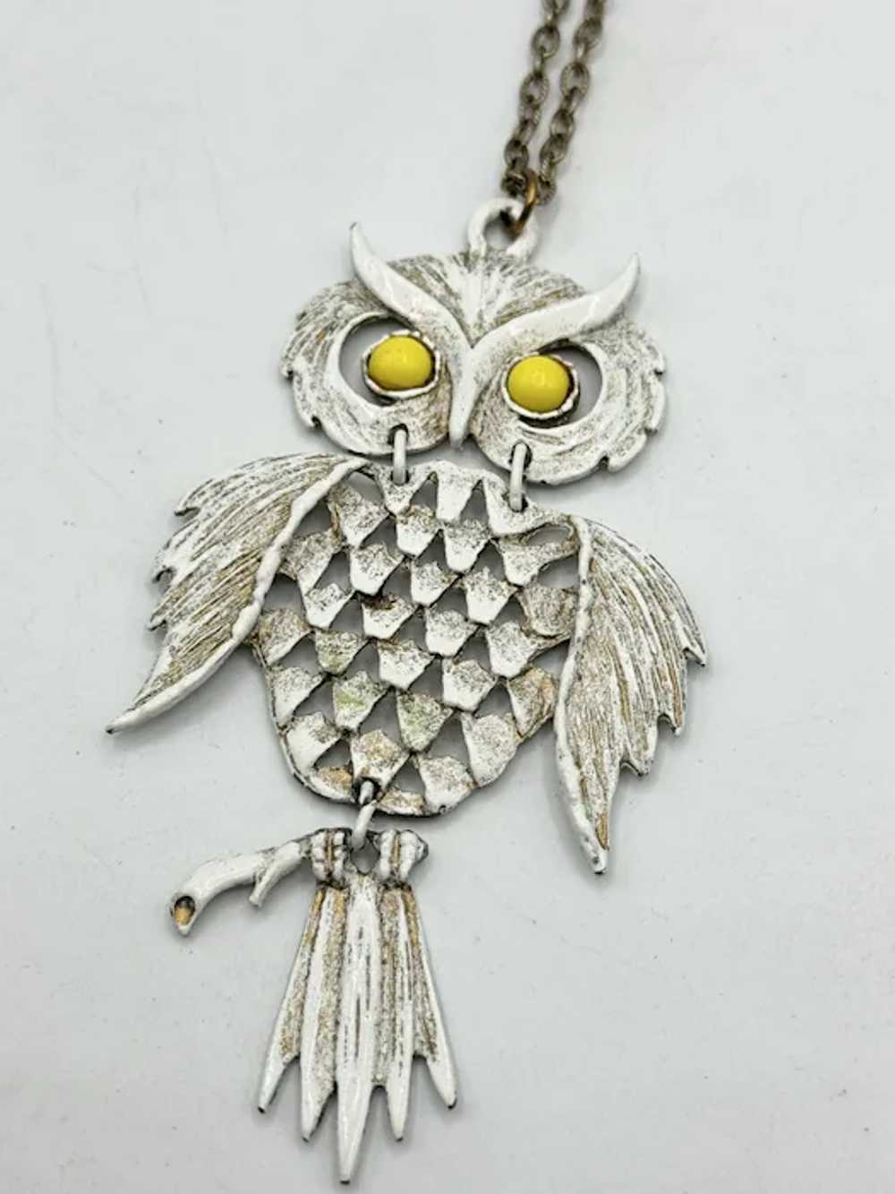 Vintage white enamel owl pendant necklace - image 6