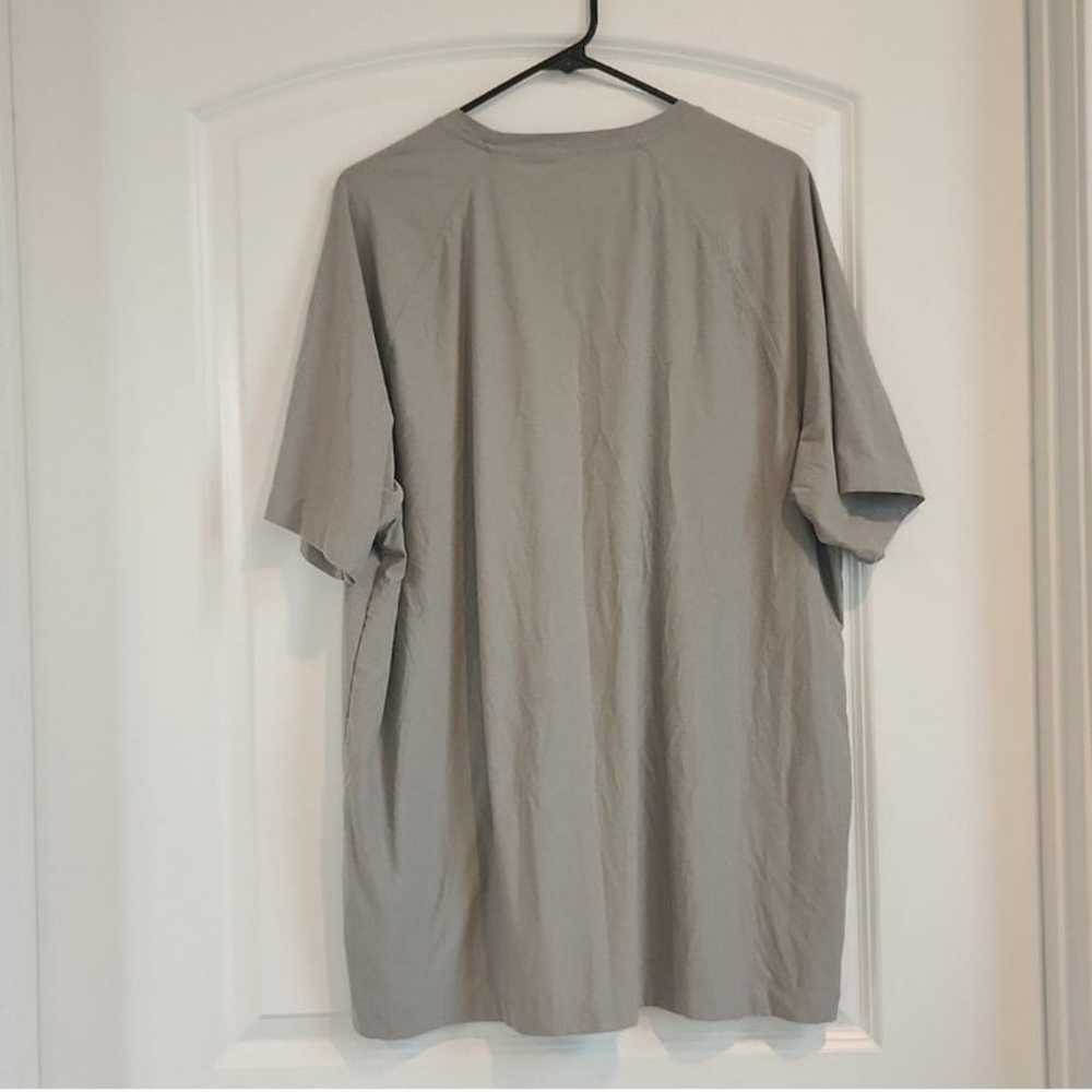 NWOT Rhone Reign Short Sleeve Shirt Size XXL - image 3