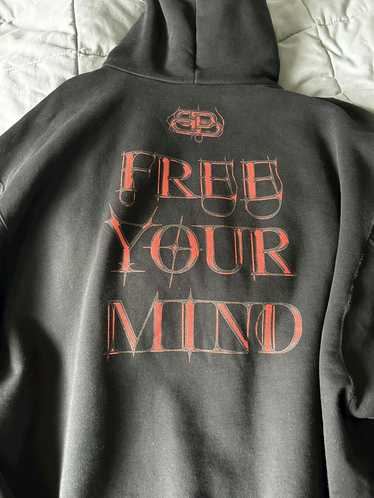 Balenciaga Balenciaga “Free Your Mind” Hoodie